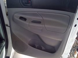 2013 TOYOTA TACOMA WHITE SR5 CREW CAB 4.0 AT 4WD.  Z24846